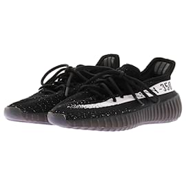 Adidas Baskets noires "Yeezy boost 350 V2"