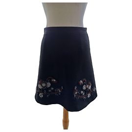 Falda Trapezoidal Miu Miu Negra de Lana con Encaje y Perlas