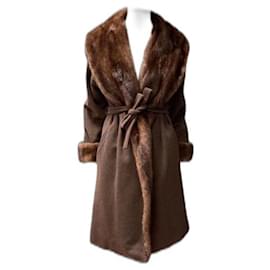 Abrigo de lana y piel Max Mara talla 38 visón