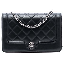 Chanel Schwarze CC gesteppte Lammleder Geldbörse mit Kette