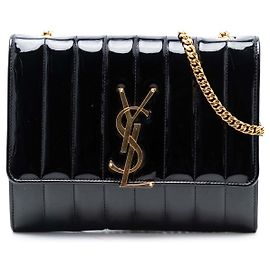 Crossbody Vicky medio in vernice nera di Saint Laurent