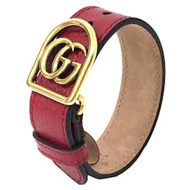 Bracciale in pelle Gucci GG Marmont con charm
