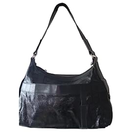 Lancel Handtasche aus schwarzem Lackleder