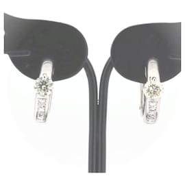 Orecchini in diamante PT900 Tasaki