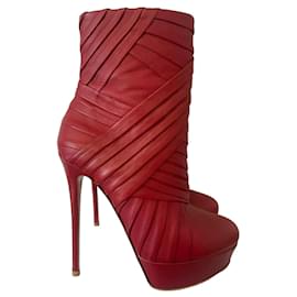 Botines de plataforma de cuero rojo Valentino con fruncidos