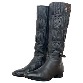 Botas de tacón con volantes hasta la rodilla Prada de los 2000