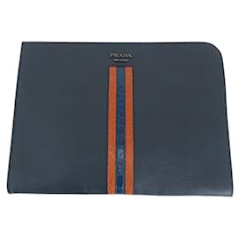 Clutch in pelle di coccodrillo Saffiano 2VN003 di Prada
