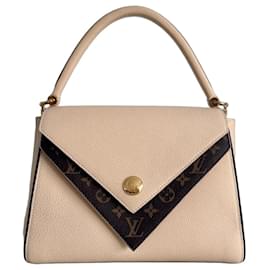 Louis Vuitton Double V