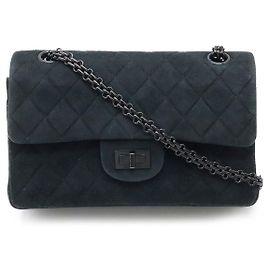 Bolso de hombro de piel de cordero acolchado Chanel 2.55