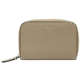 Portafoglio Fendi Selleria 8M0313 in pelle greige