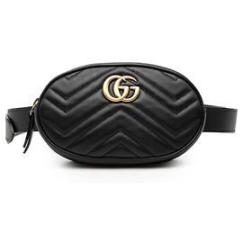 Bolsa cinto Gucci GG Marmont em couro de bezerro matelassé preto
