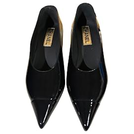 Décolleté Chanel in pelle verniciata nera