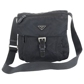 Borsa a tracolla in nylon tessuto nero con logo Prada e fibbia