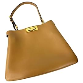 Borsa Fendi Peekaboo Soft Medium