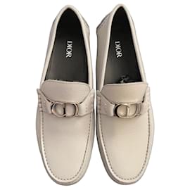 Dior Odeon Slipper aus genarbtem Kalbsleder Grau/Beige