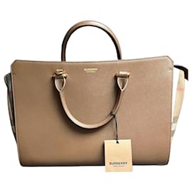 Borsa a mano Burberry Banwell in pelle beige