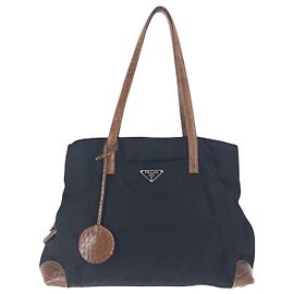Prada Schultertasche aus schwarzem Tessuto-Nylon
