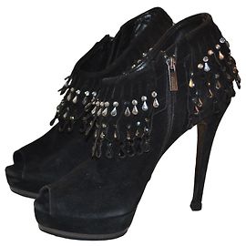 Botines Le Silla de piel de ciervo con pedrería negro