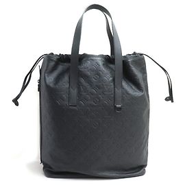 Bolso Monogram Shadow de Louis Vuitton