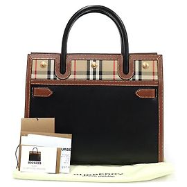 Burberry Título Pequeño en Cuero Negro con Estampado Vintage y Dos Asas