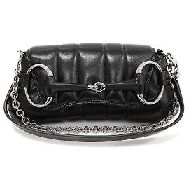 Gucci Piccola borsa in pelle nappa trapuntata nera con catena argento a morsetto