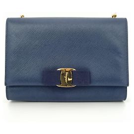 Bolsa Crossbody Vara Geni da Salvatore Ferragamo
