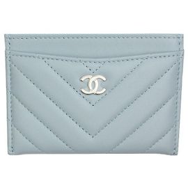 Chanel Tarjetero de chevron plateado azul cielo