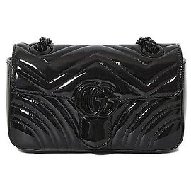 Gucci Borsa a spalla mini in vernice GG Marmont