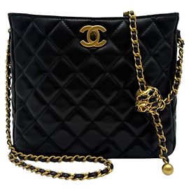 Chanel Borsa hobo piccola Goldenball in pelle di agnello nera