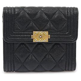 Chanel Cartera Boy de Caviar Negro y Oro