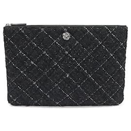 Grande Clutch in Pelle di Agnello Nera con Finitura Argento - Chanel