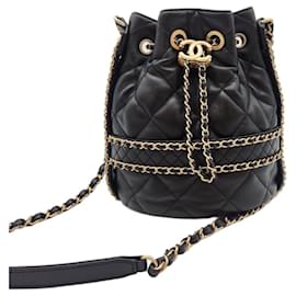 Chanel Borsa a secchiello con catena dorata e cordino nero