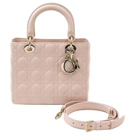 Lady Dior Moyen Cuir d'Agneau Rose Clair avec Quincaillerie Dorée