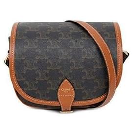 Céline Borsa a Spalla Polka Triomphe Media