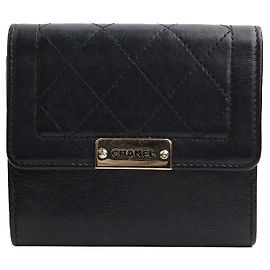 Chanel Billetera compacta Gabrielle de cordero negro y dorado