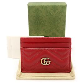 Gucci Portacarte in pelle matelassé Chevron rossa