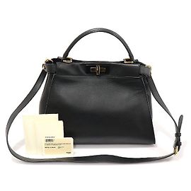 Fendi Peekaboo regolare medio in pelle di vitello nera