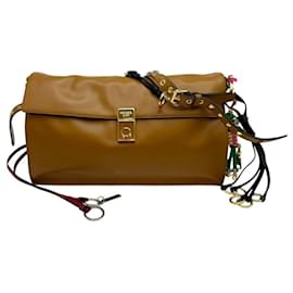 Prada Bolsa de ombro grande em caramelo com decoração de charme suave