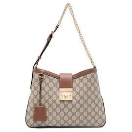 GG Medium Schultertasche mit Vorhängeschloss - Gucci