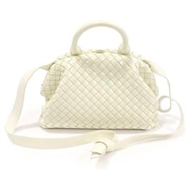 Bottega Veneta Petit sac fourre-tout en cuir verni Intrecciato blanc craie