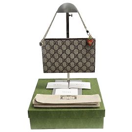 Gucci Borsa Clutch GG Supreme Strawberry