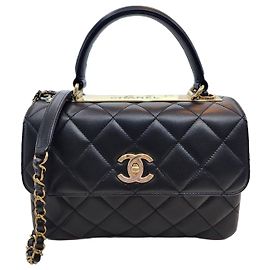 Chanel Borsa tote e a spalla integrata in pelle di agnello CC alla moda