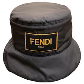 Schwarzer Nylon Bucket Hat mit gelbem quadratischem Logo - Fendi