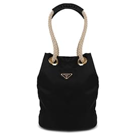 Piccola borsa a secchiello in Re-Nylon - Prada