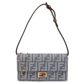 Fendi Portafoglio a catena Baguette
