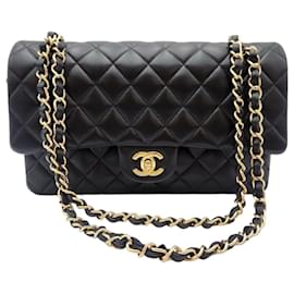 Chanel Classico Medio Pelle di Pecora Nera Condizione