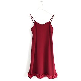 Vestido vintage Dries Van Noten otoño 1999 con trim de roseta de rosa roja