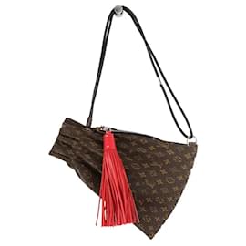 Louis Vuitton Borsa a mano Explorer plissettata in pelle marrone
