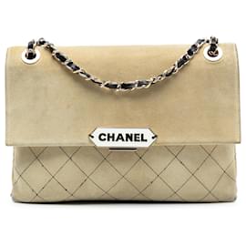Chanel Borsa in Suede Marrone Trapuntata con Etichetta Retro