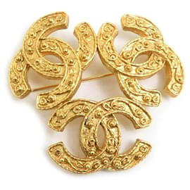 Spilla in oro Triple Coco Mark di CHANEL - Chanel